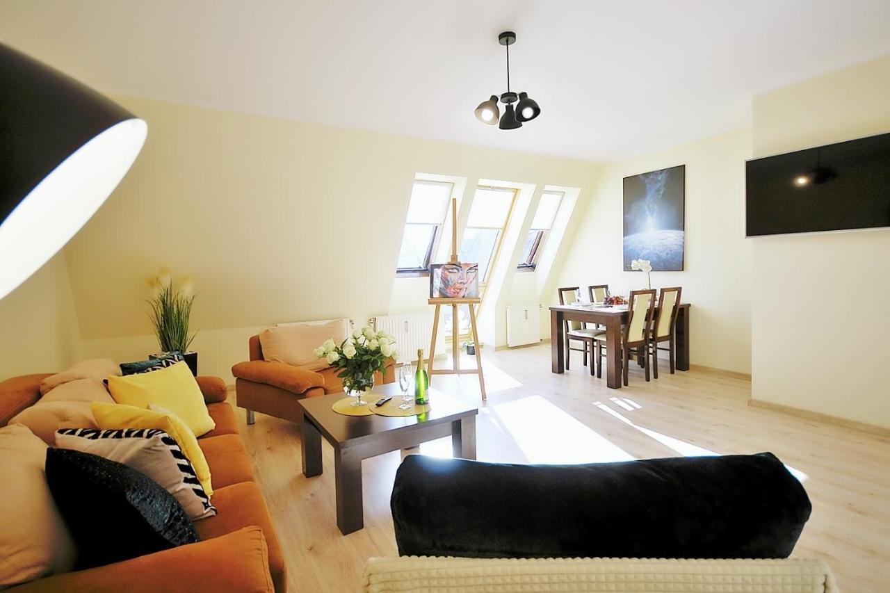 50 M Do Plazy Thobruk Apartamenty Piekna Dama Z Kolobrzegu Esterno foto