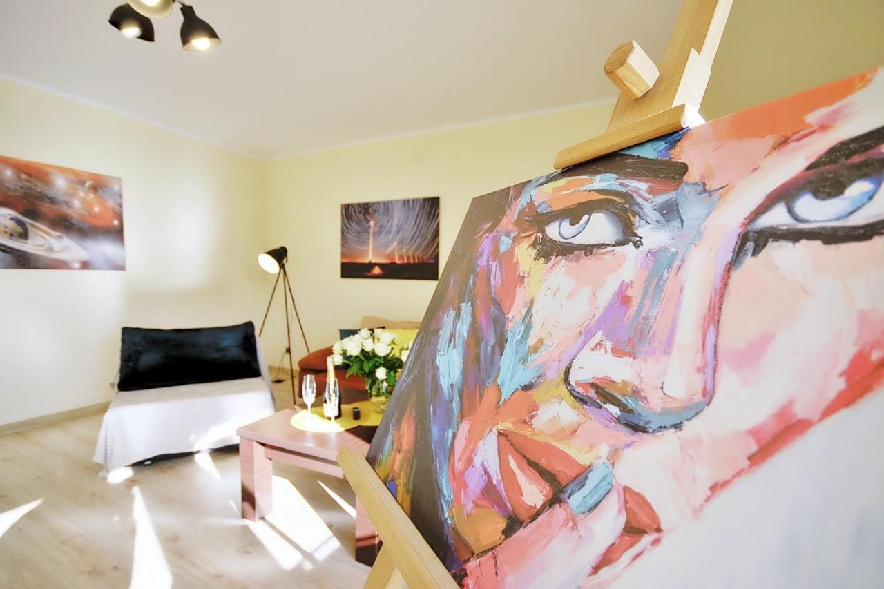 50 M Do Plazy Thobruk Apartamenty Piekna Dama Z Kolobrzegu Esterno foto