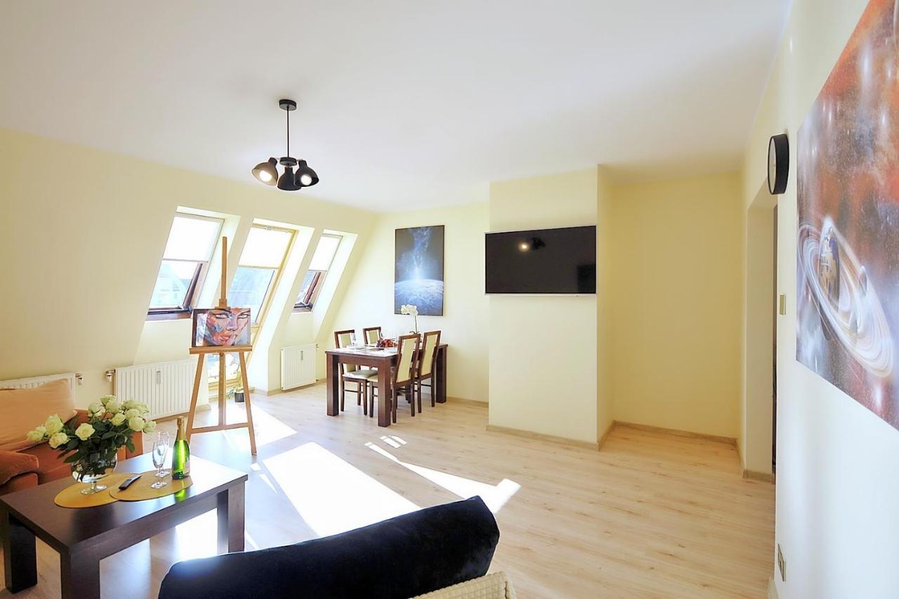 50 M Do Plazy Thobruk Apartamenty Piekna Dama Z Kolobrzegu Esterno foto