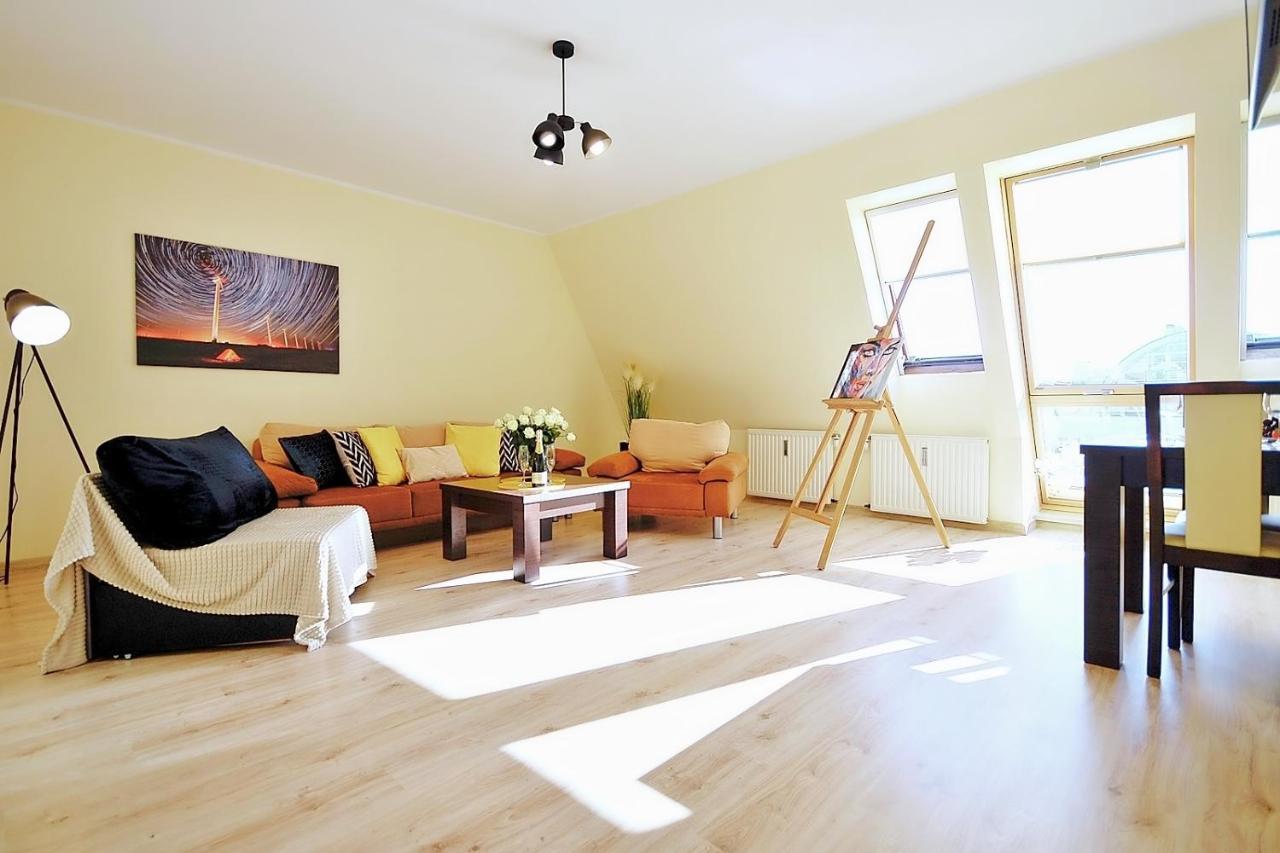50 M Do Plazy Thobruk Apartamenty Piekna Dama Z Kolobrzegu Esterno foto