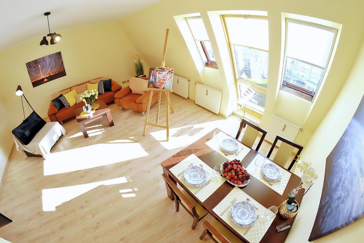50 M Do Plazy Thobruk Apartamenty Piekna Dama Z Kolobrzegu Esterno foto