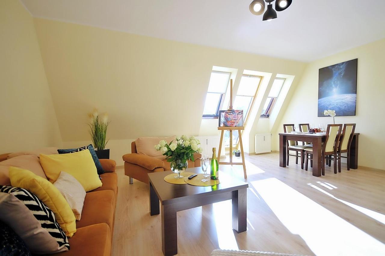 50 M Do Plazy Thobruk Apartamenty Piekna Dama Z Kolobrzegu Esterno foto