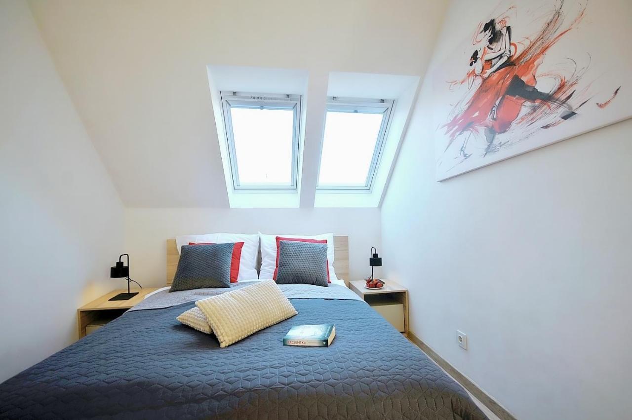 50 M Do Plazy Thobruk Apartamenty Piekna Dama Z Kolobrzegu Esterno foto
